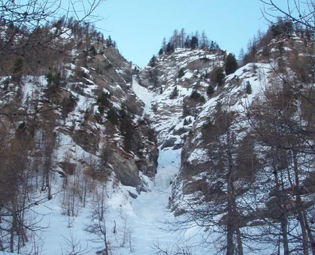 avvicinamento alle cascate Valeria e Salto dei Pachidermi